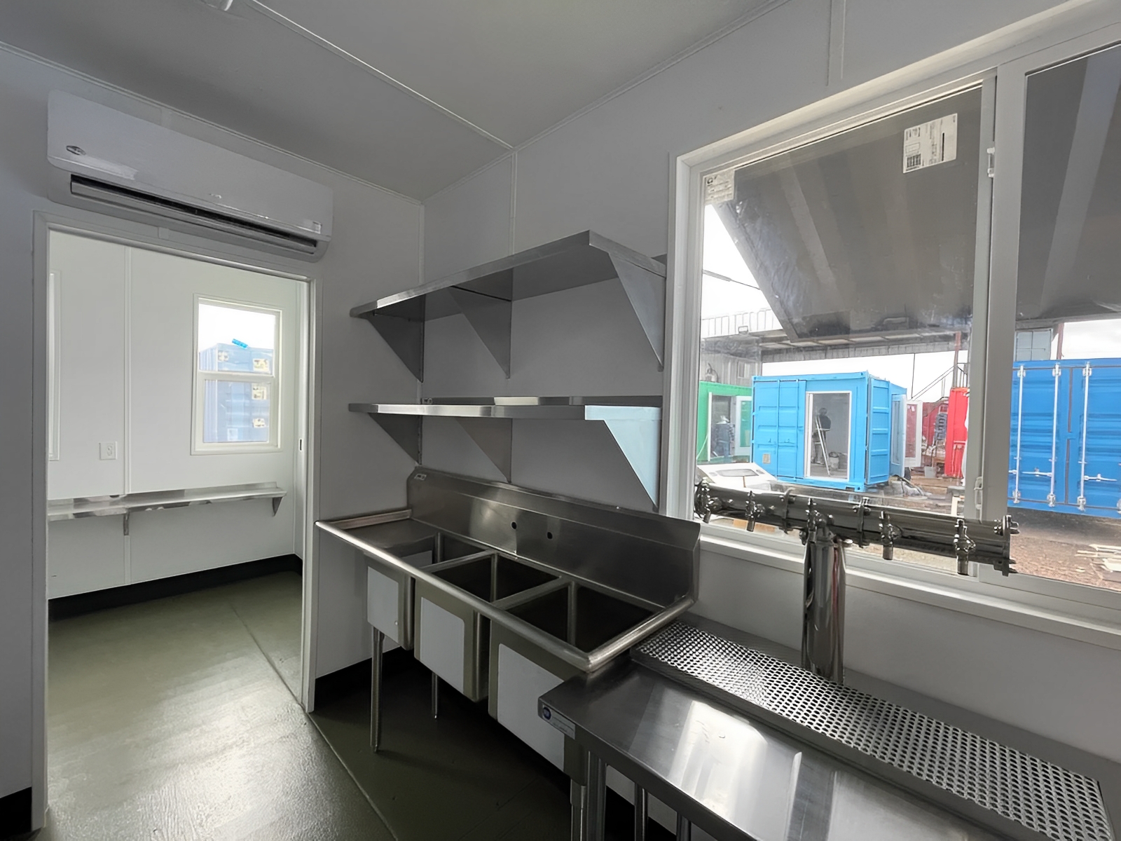 40ft Shipping Container Bar - Image 7